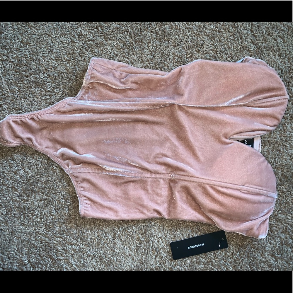 NWT Lulu’s Pink Crushed Velvet Bodysuit